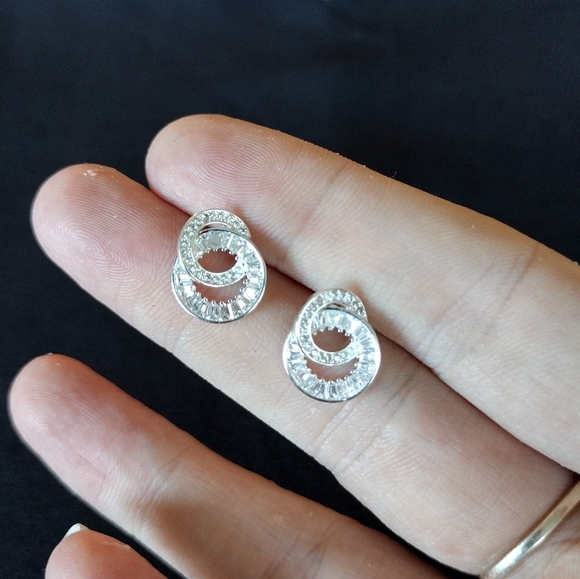 Jewelry - Cubic Zirconia Silver Swirl Earrings
